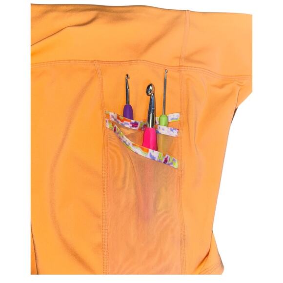 Fabletics Trinity Motion365 small Mid-Rise Pocket bike Shorts 5” activewear - Picture 2 of 5